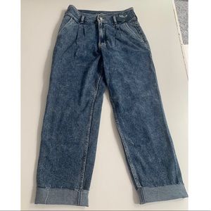 Hollister high-rise mom jean
